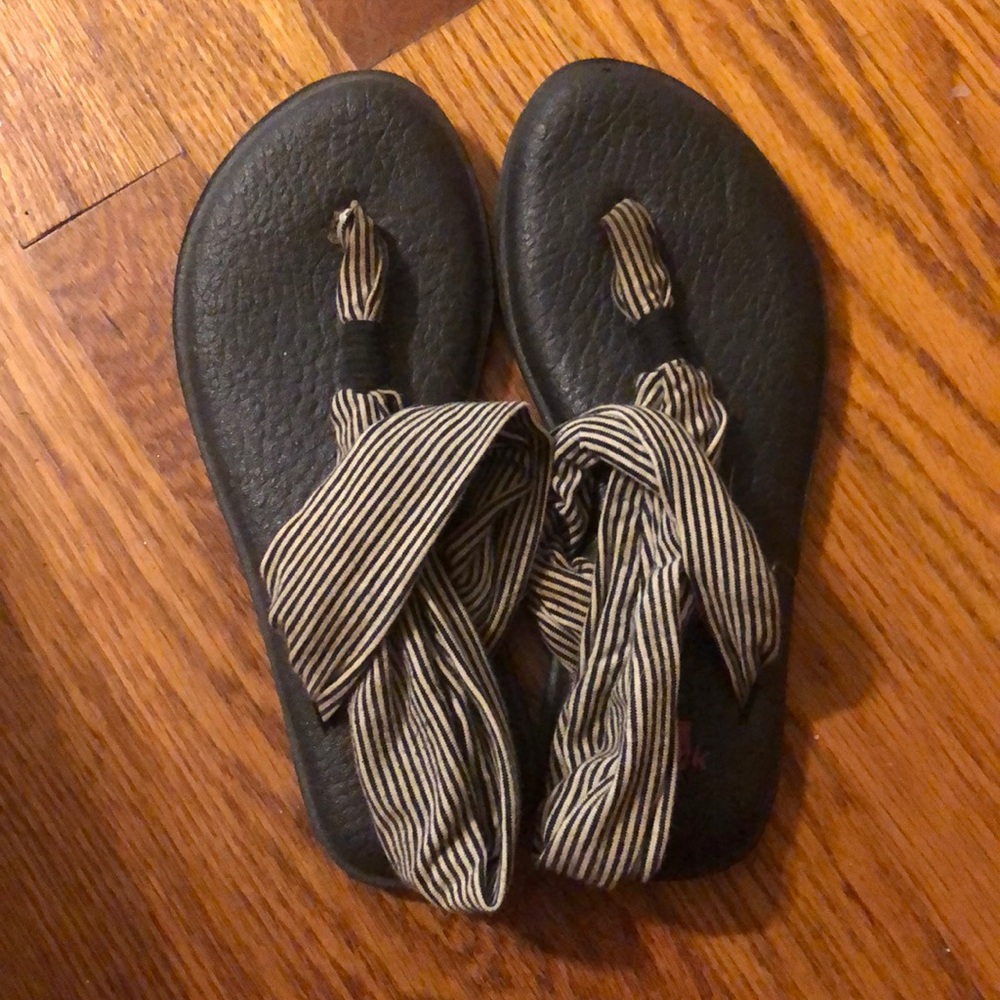 Sanuk flip flops